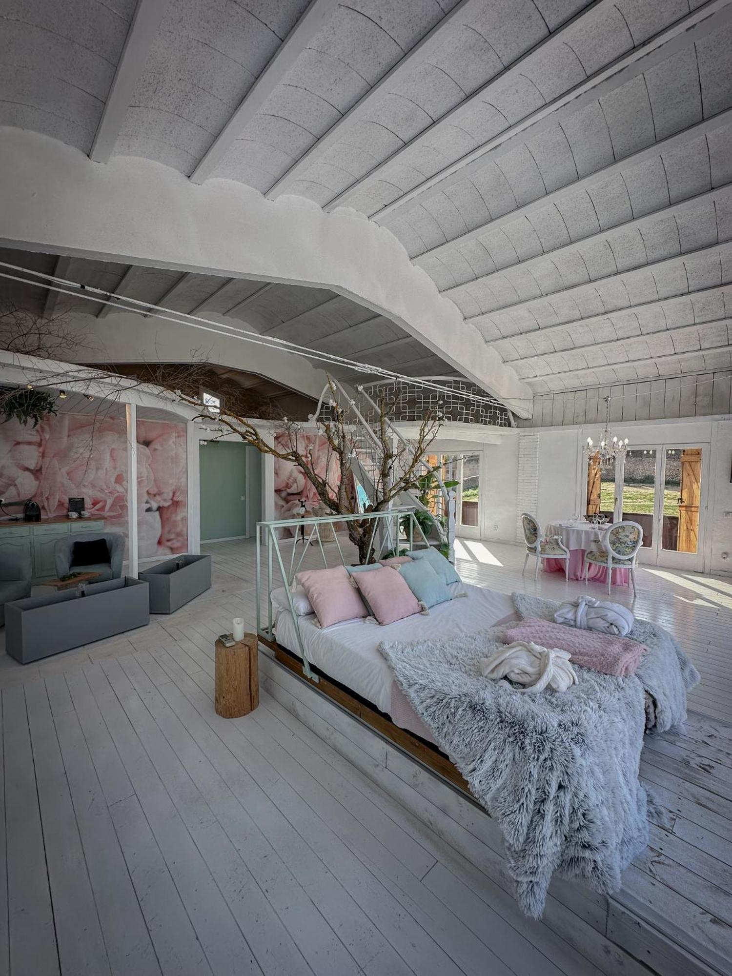 Suite Con Jacuzzi Canyelles  Exterior foto
